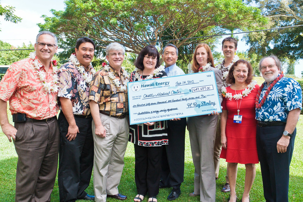 Governor Abercrombie At The Rebate Check Presentation To C Flickr