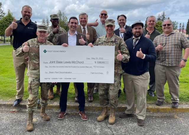 JBLM Presented With 1 6 Million Energy Saving Rebate Check Article