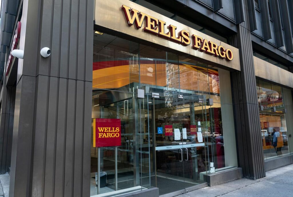 Wells Fargo Class Action Alleges Company Did Not Pay Employees Overtime 